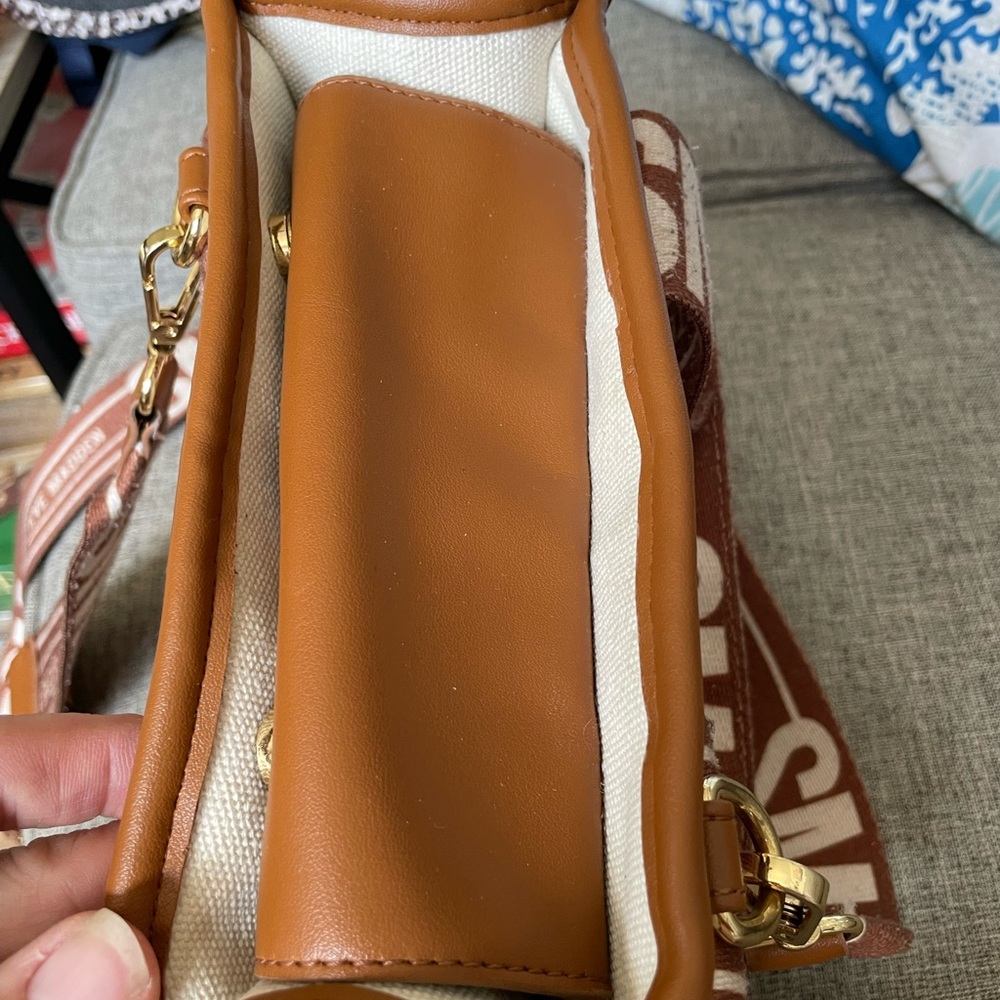 Steve Madden BWebber Tan White Canvas Crossbody logo Belt Satchel Bag - Picture 6 of 11